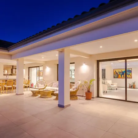 - Naranjos Golf Frontline Villa *
