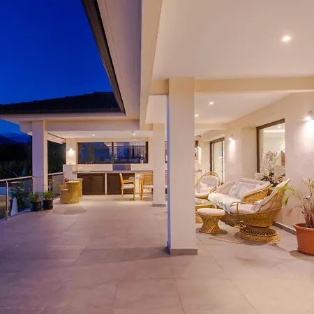 - Naranjos Golf Frontline * Marbella