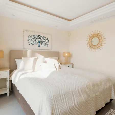 - Naranjos Golf Frontline Villa