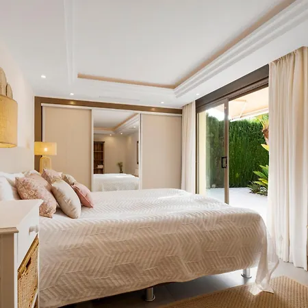 Villa - Naranjos Golf Frontline *