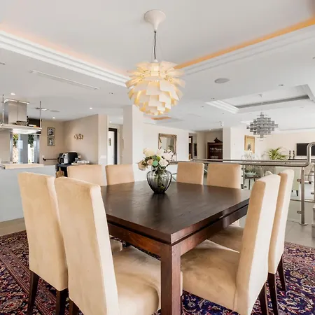 - Naranjos Golf Frontline Villa