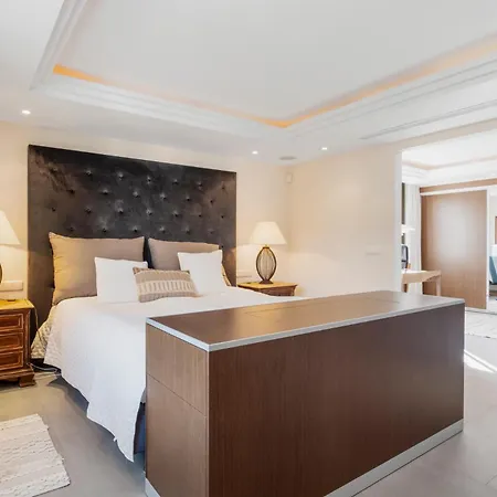 - Naranjos Golf Frontline Villa *